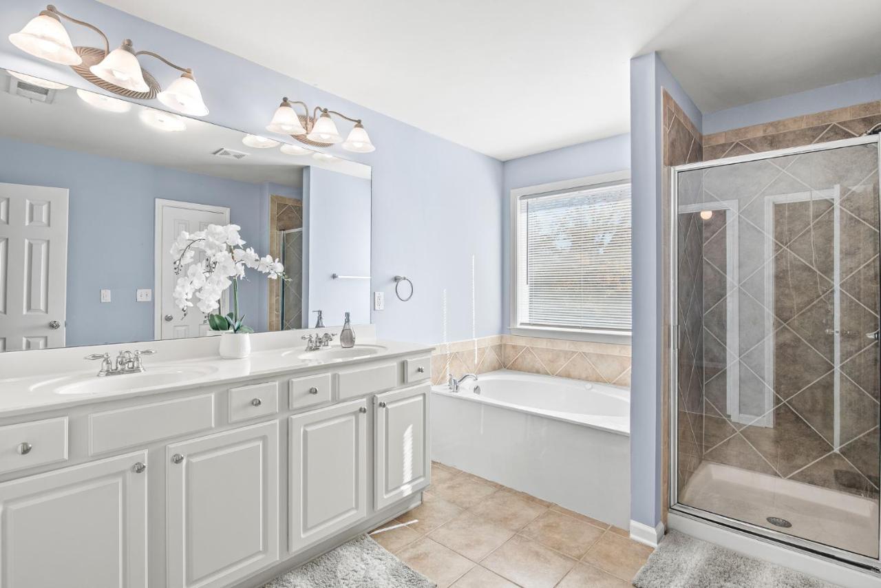 애틀랜타 Calming Grey Townhouse With Jacuzzi Bathtub 빌라 외부 사진